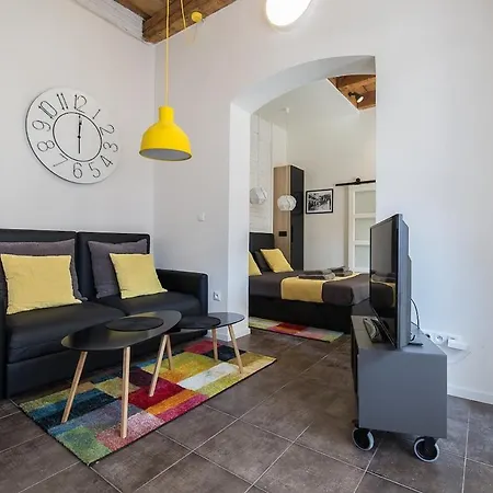 아파트 Quiet Courtyard In Old Town *